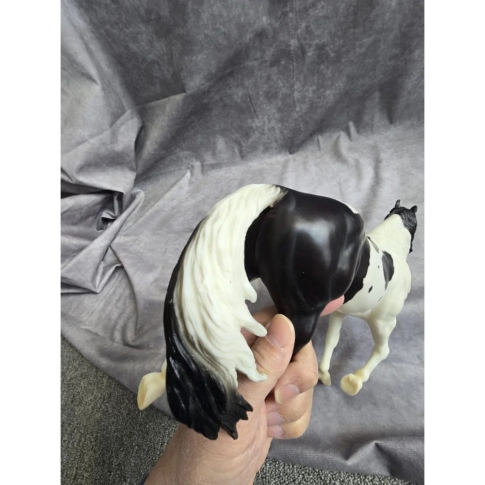 Breyer BreyerFest Horse #711106 Tommie Turvey's Joker Pinto Smart Chic Olena